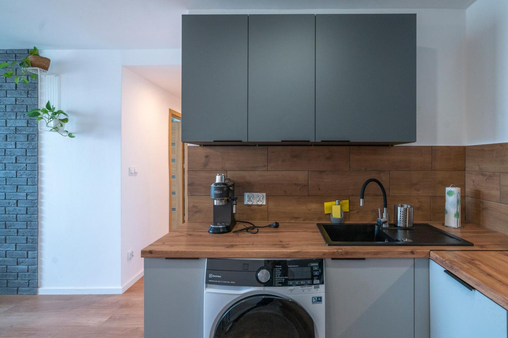 Verde Apartment Selfcheck-In 24H วรอตซวาฟ ภายนอก รูปภาพ