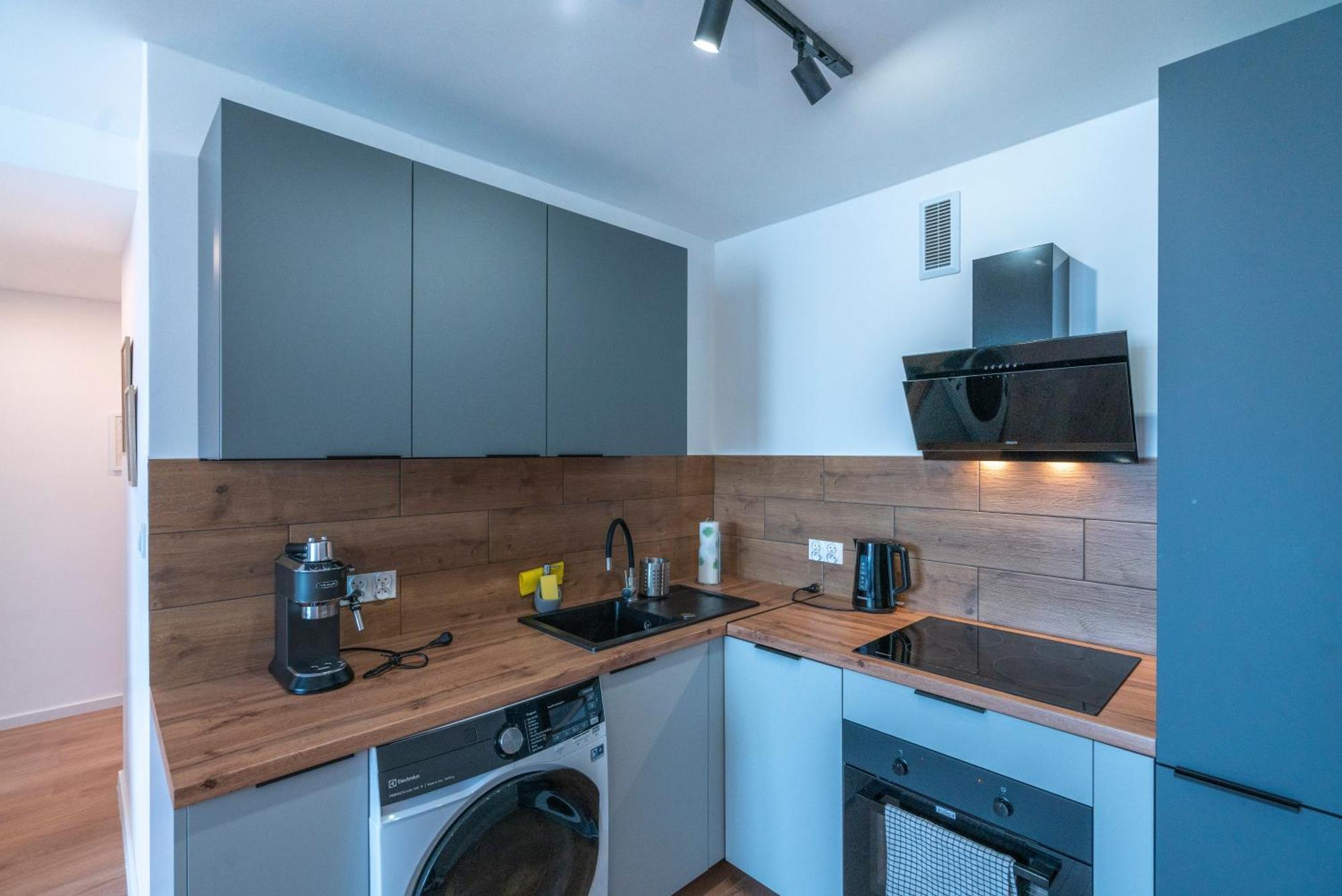 Verde Apartment Selfcheck-In 24H วรอตซวาฟ ภายนอก รูปภาพ